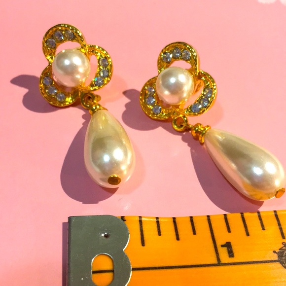 🆑🫧 CLEARANCE!🏷️ Vintage Floral & Faux Pearl w/ swarovski Earrings - Picture 16 of 16